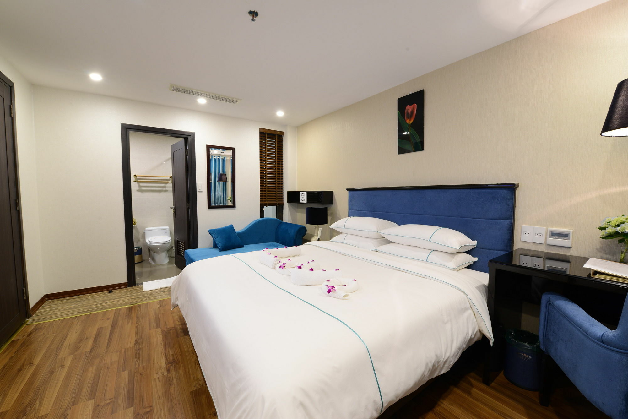 Hanoi Emerald Waters Hotel & Spa Exterior photo