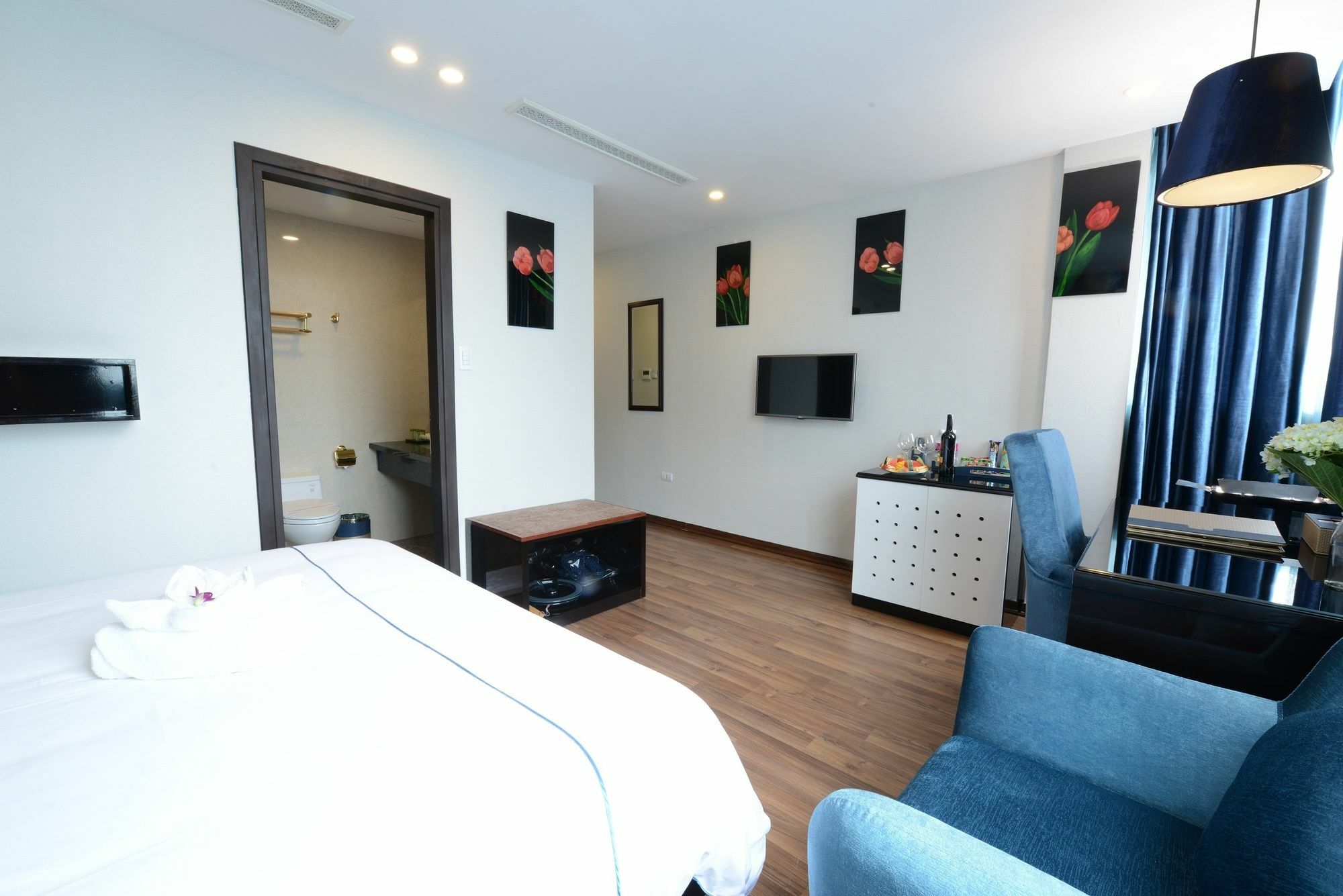Hanoi Emerald Waters Hotel & Spa Exterior photo