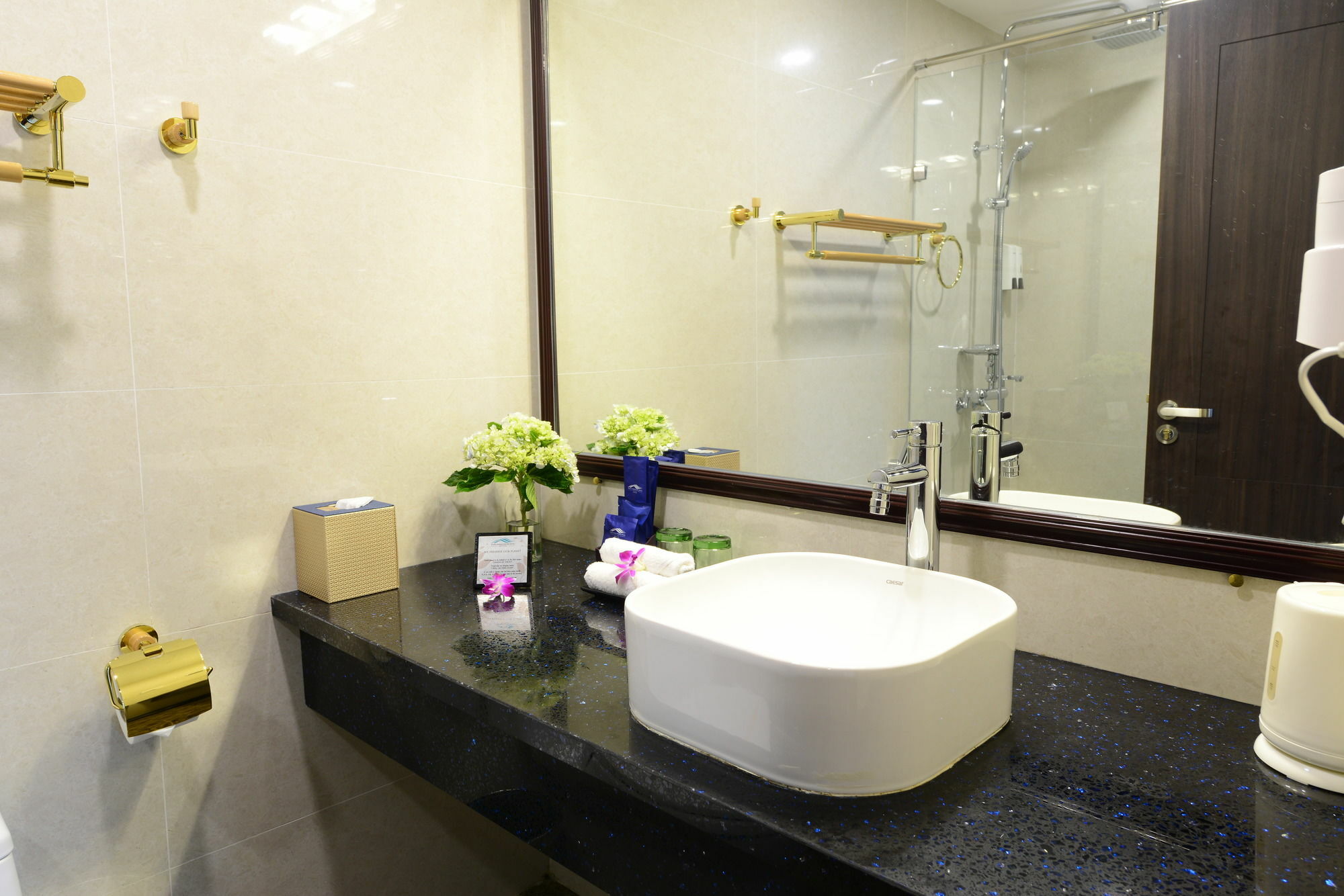 Hanoi Emerald Waters Hotel & Spa Exterior photo